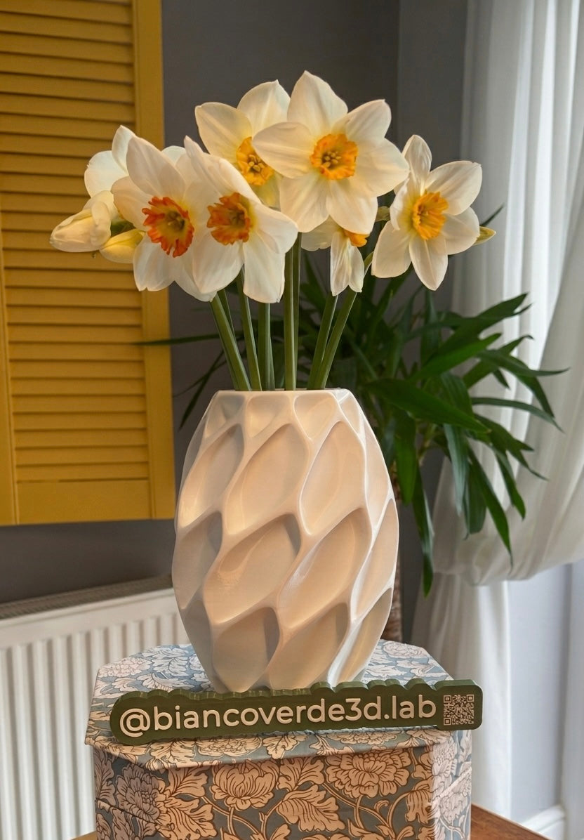 Organic Chevron Texture Vase — Modern Sculptural Flower Pot | 3D Printed Minimalist Decor